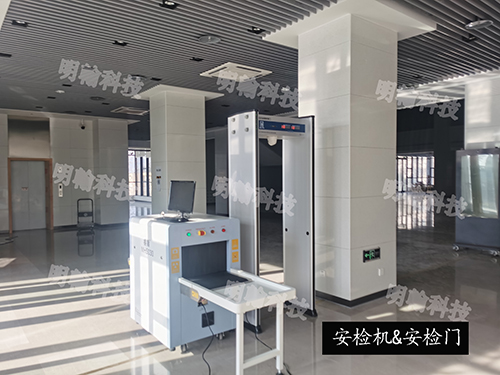 安檢機(jī)測(cè)溫門