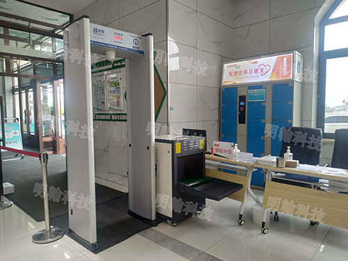 安檢機(jī)測(cè)溫門(mén)