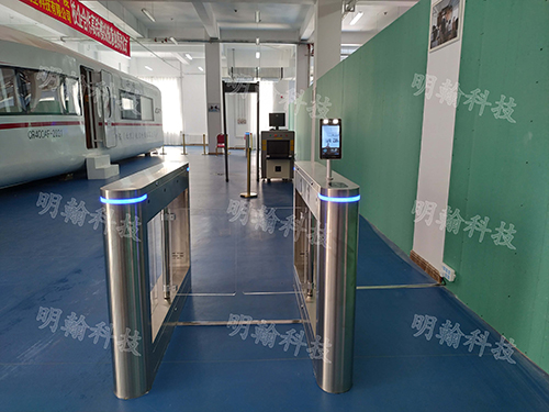 人臉識別閘機(jī)